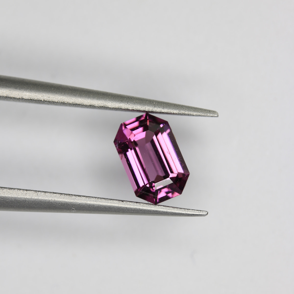 0.85ct Garnet Pink