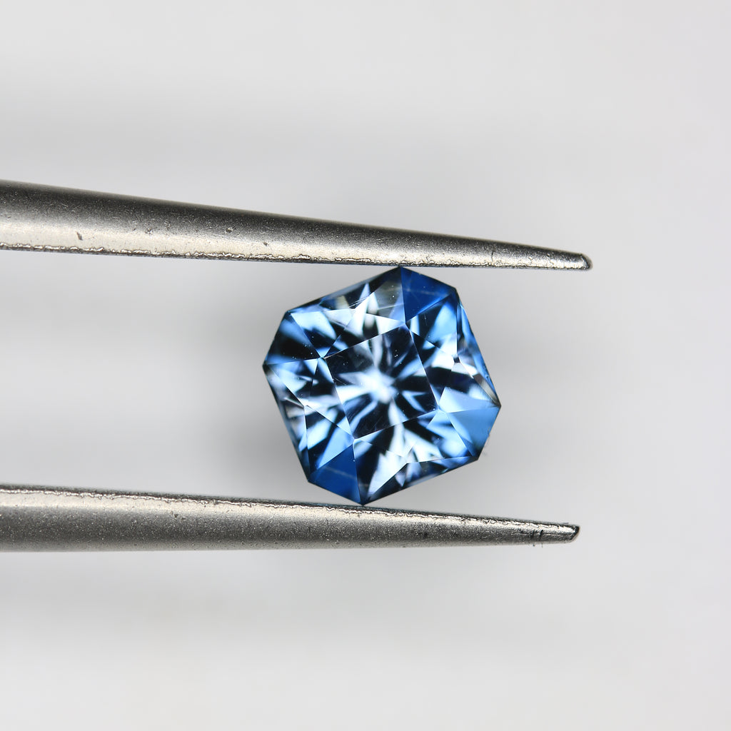 0.85ct Topaz London Blue - alternate view 2