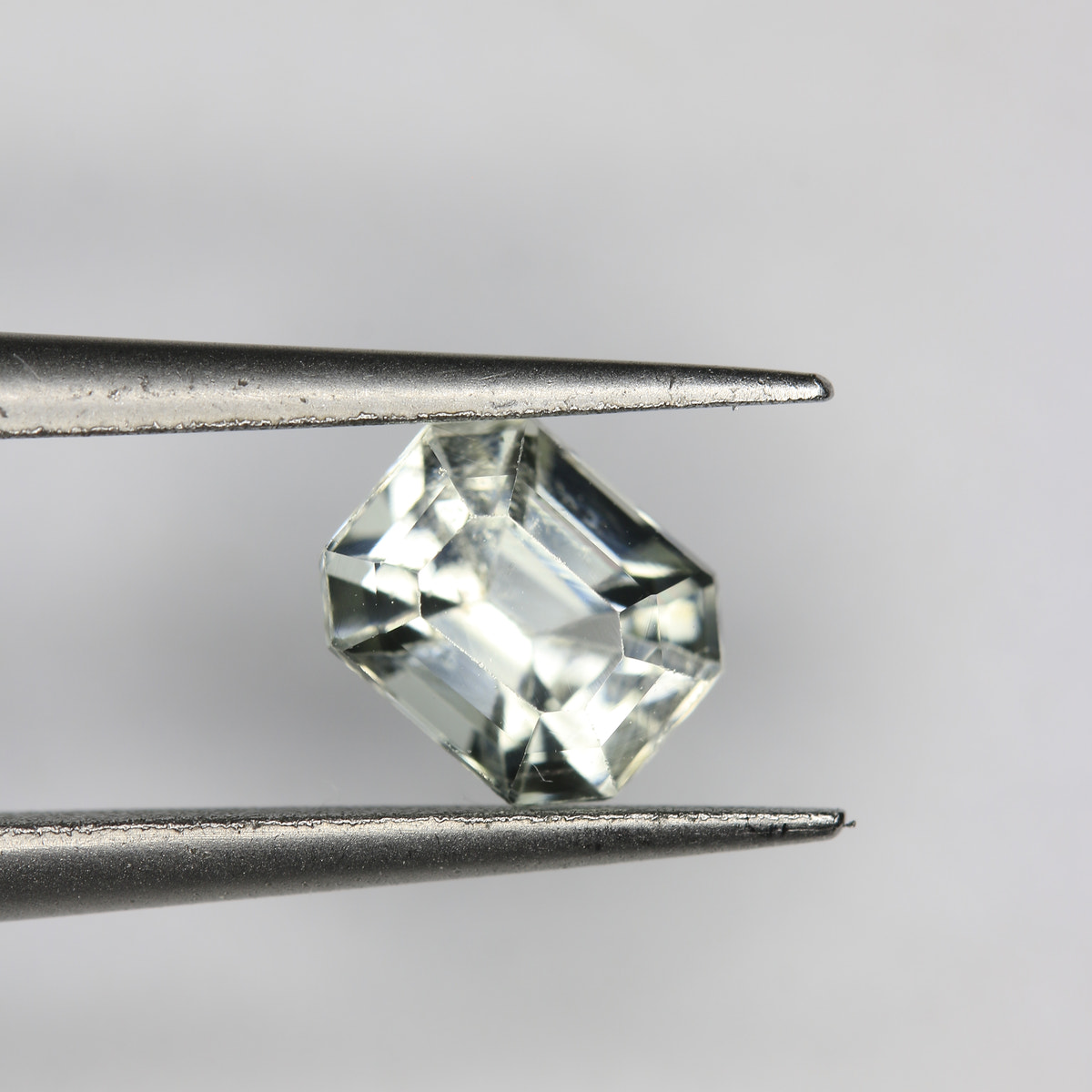 0.85ct Tourmaline Pale Green - alternate view 2