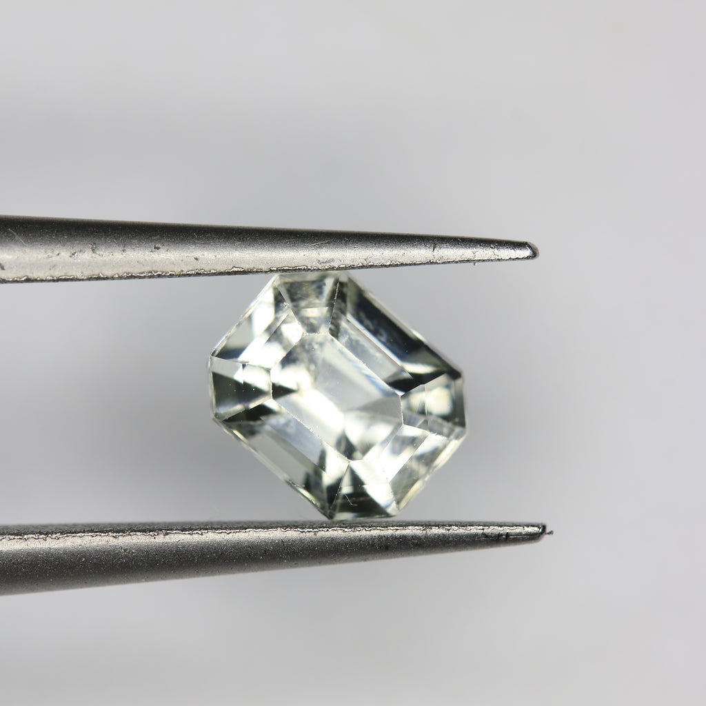 0.85ct Tourmaline Pale Green - alternate view 2