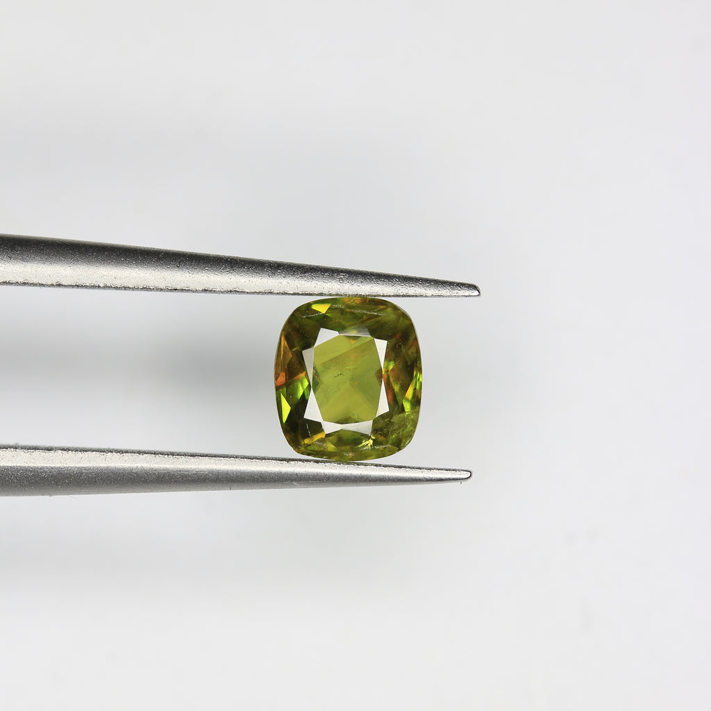 0.86ct Sphene - alternate view 3