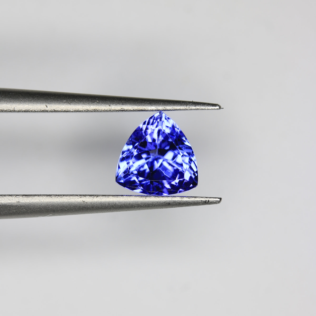 0.86ct Tanzanite - alternate view 2
