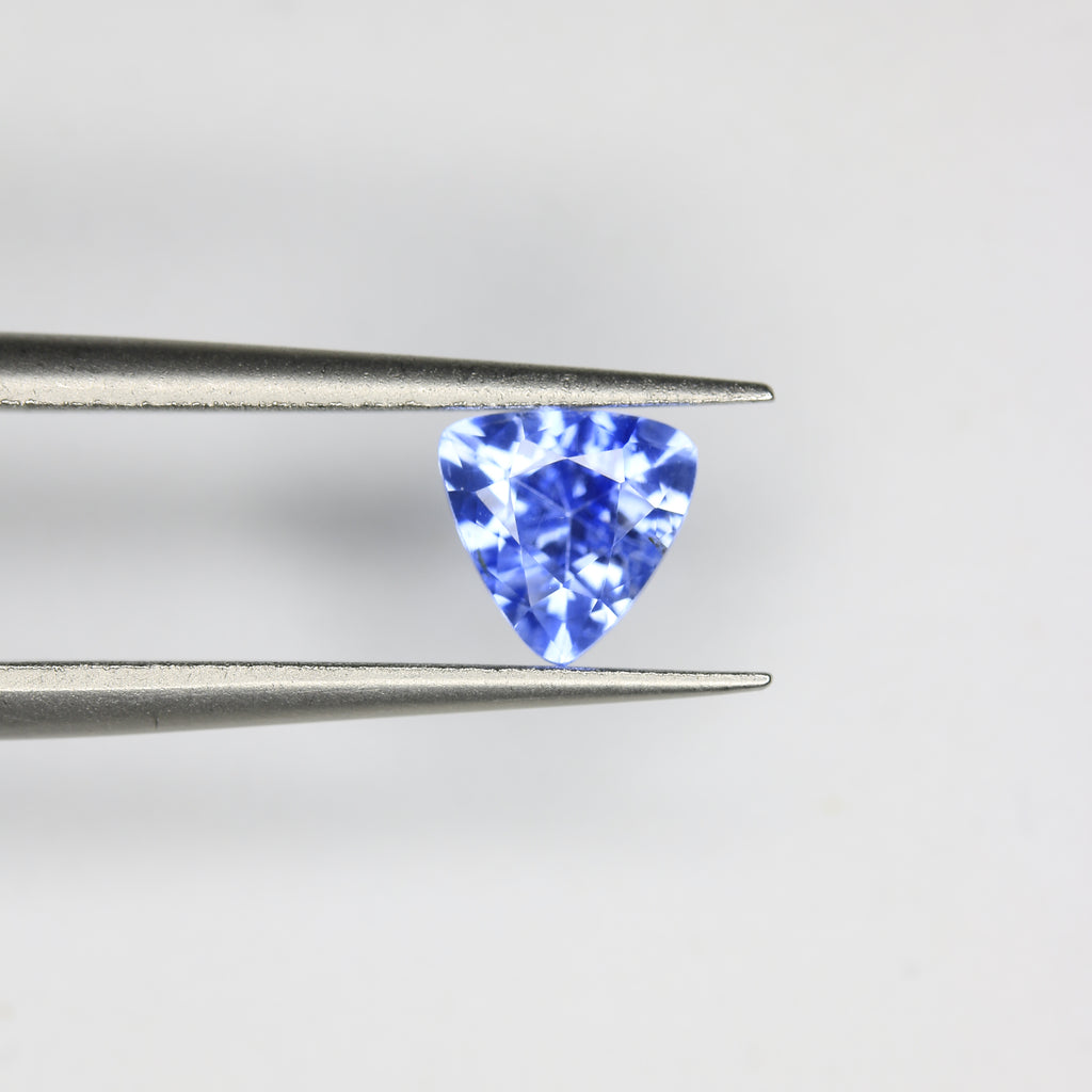 0.87ct Sapphire Cornflower Blue - alternate view 2