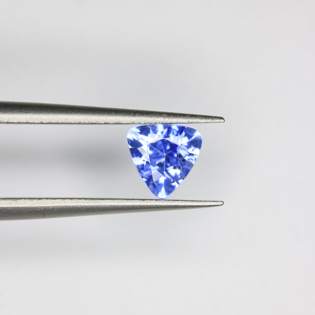 0.87ct Sapphire Cornflower Blue - alternate view 3