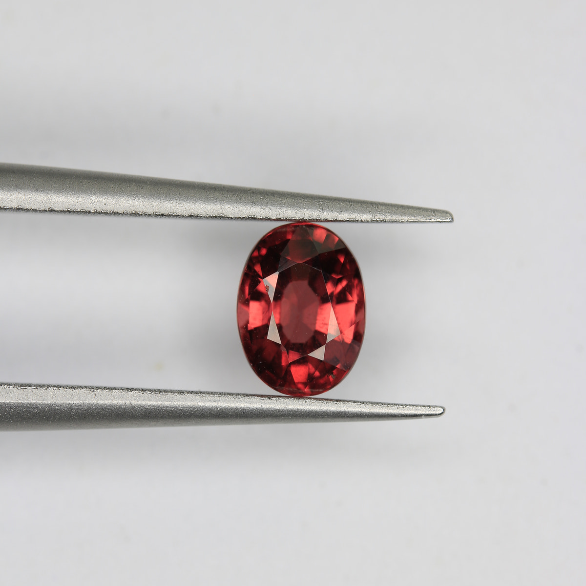 0.89ct Garnet - alternate view 2