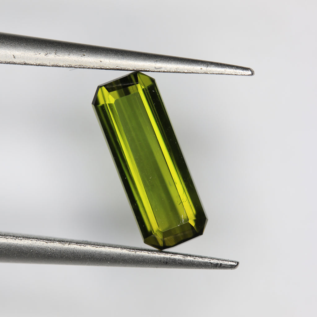 0.89ct Tourmaline Green - alternate view 2