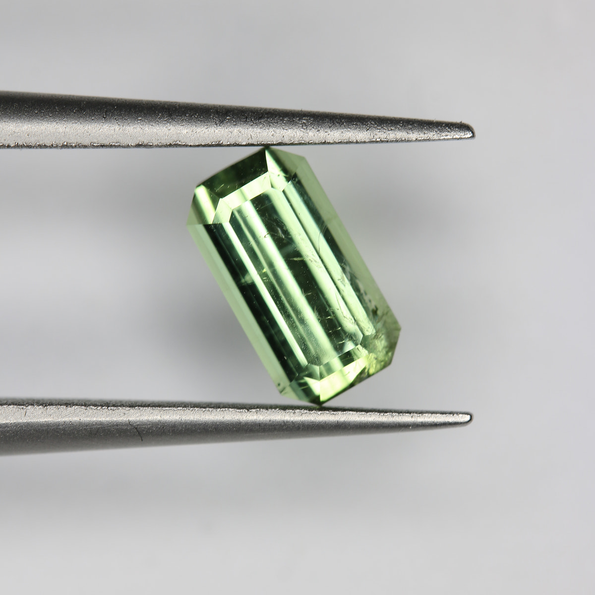 0.89ct Tourmaline Green - alternate view 2