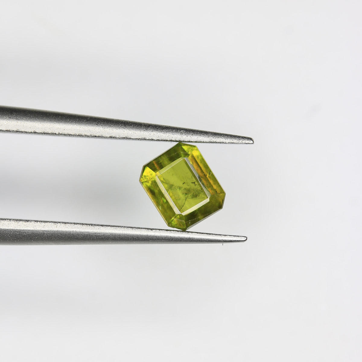 0.8ct Sphene - alternate view 2
