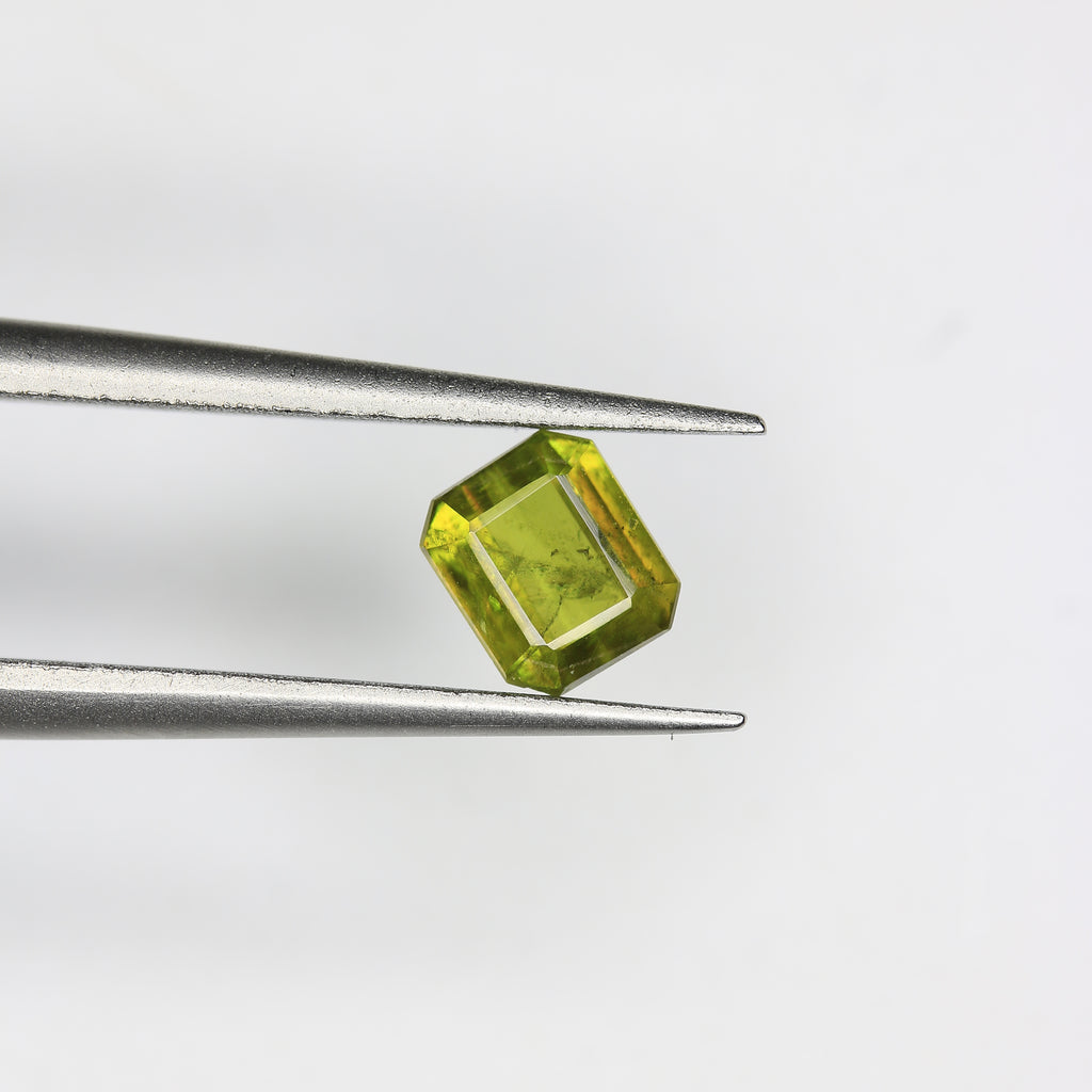 0.8ct Sphene - alternate view 2