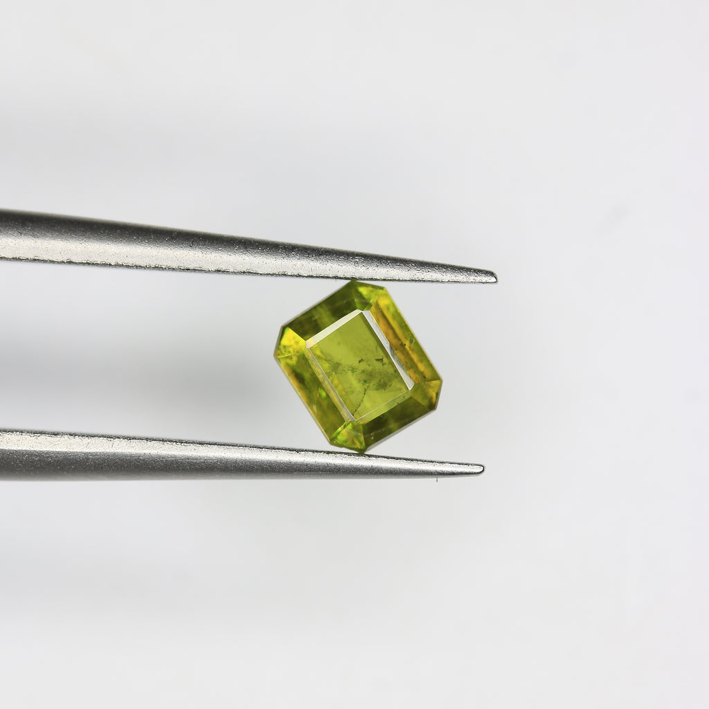 0.8ct Sphene