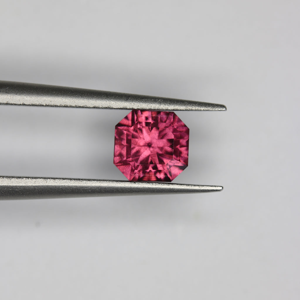 0.91ct Garnet