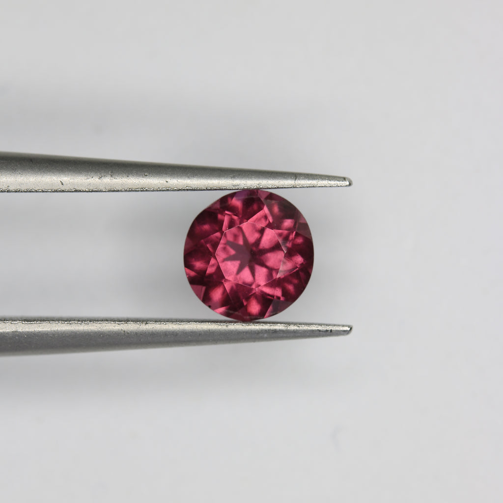 0.92ct Garnet Pink - alternate view 2