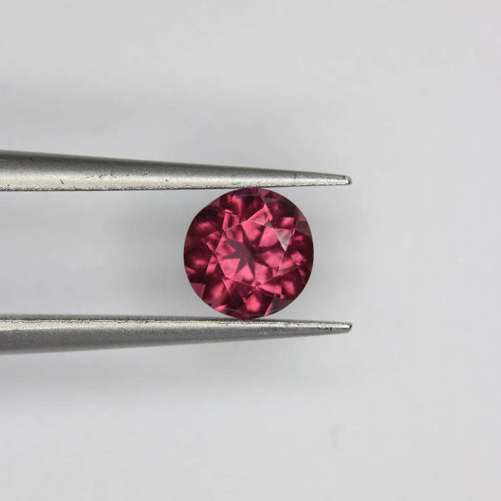 0.92ct Garnet Pink