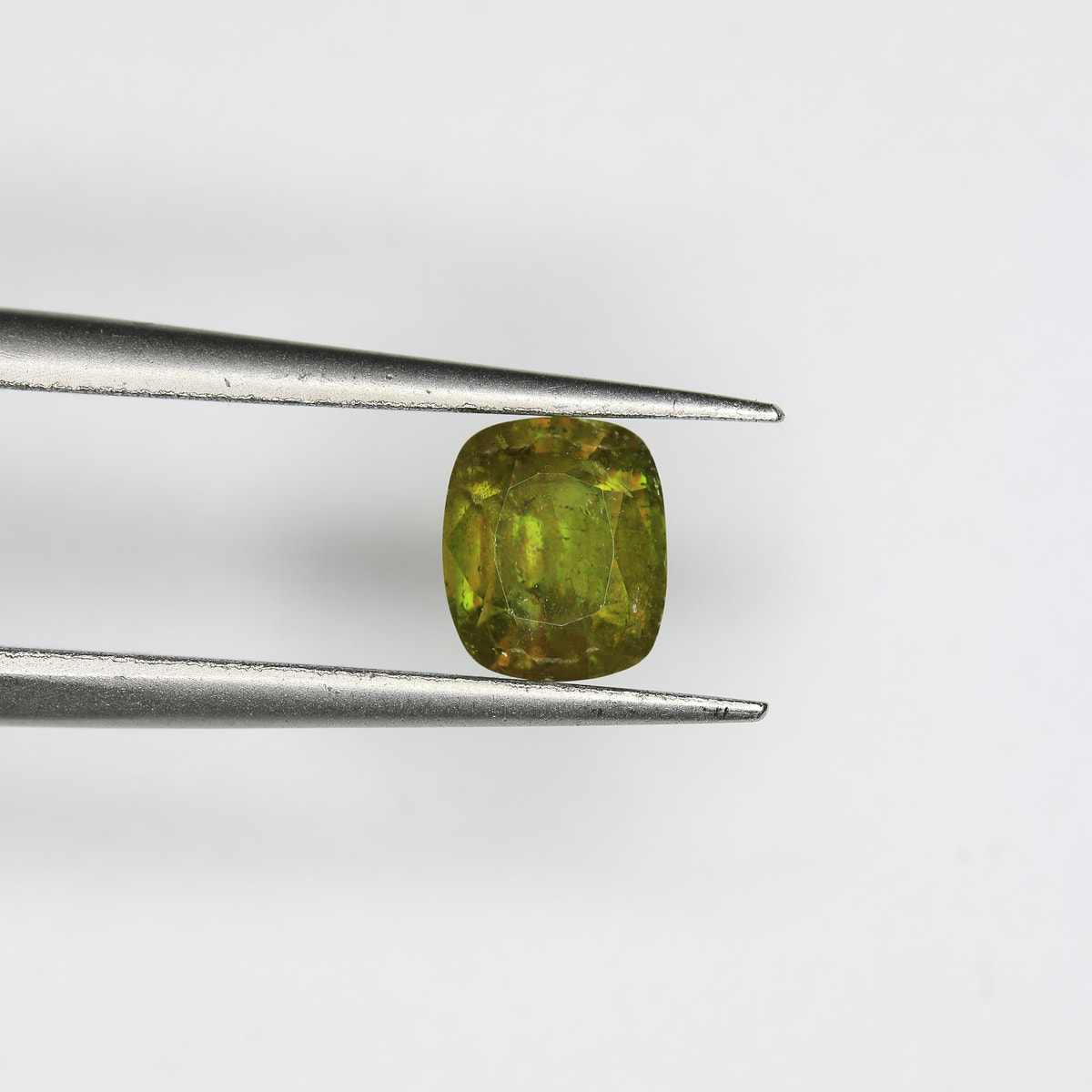 0.95ct Sphene - alternate view 2