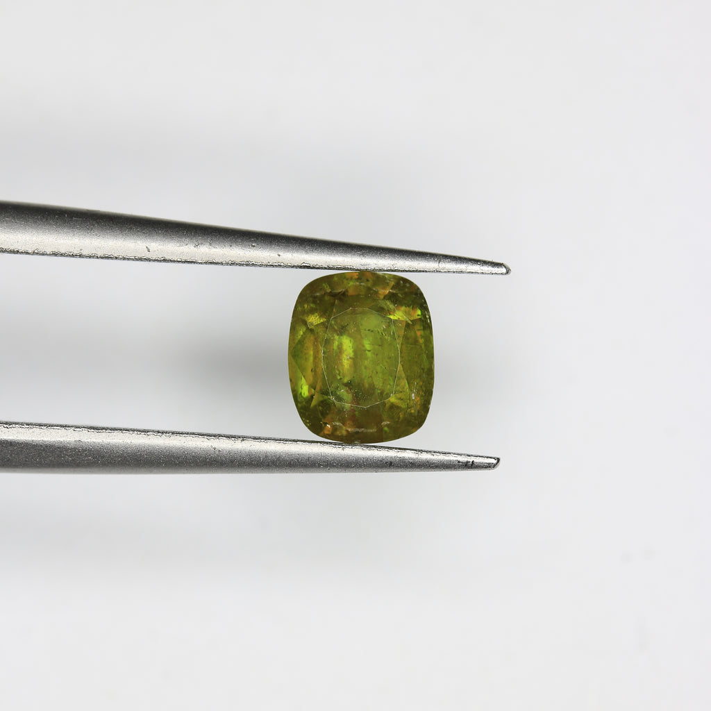 0.95ct Sphene - alternate view 2