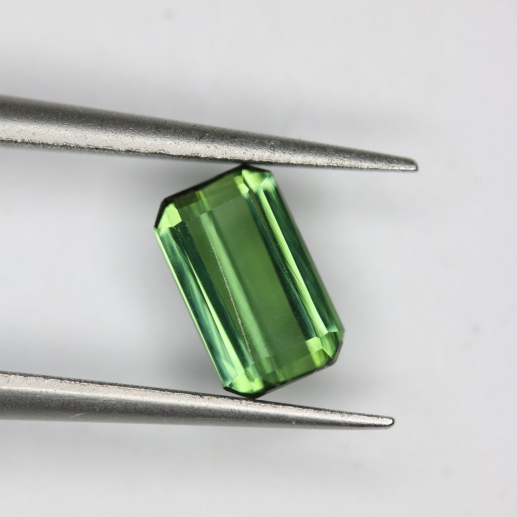 0.96ct Tourmaline Green - alternate view 2