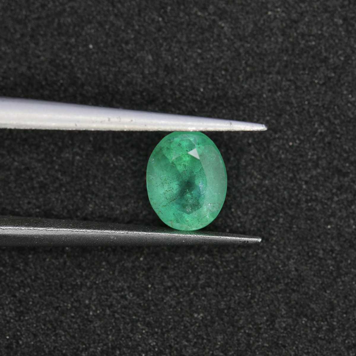 0.97ct Emerald Zambian - alternate view 2