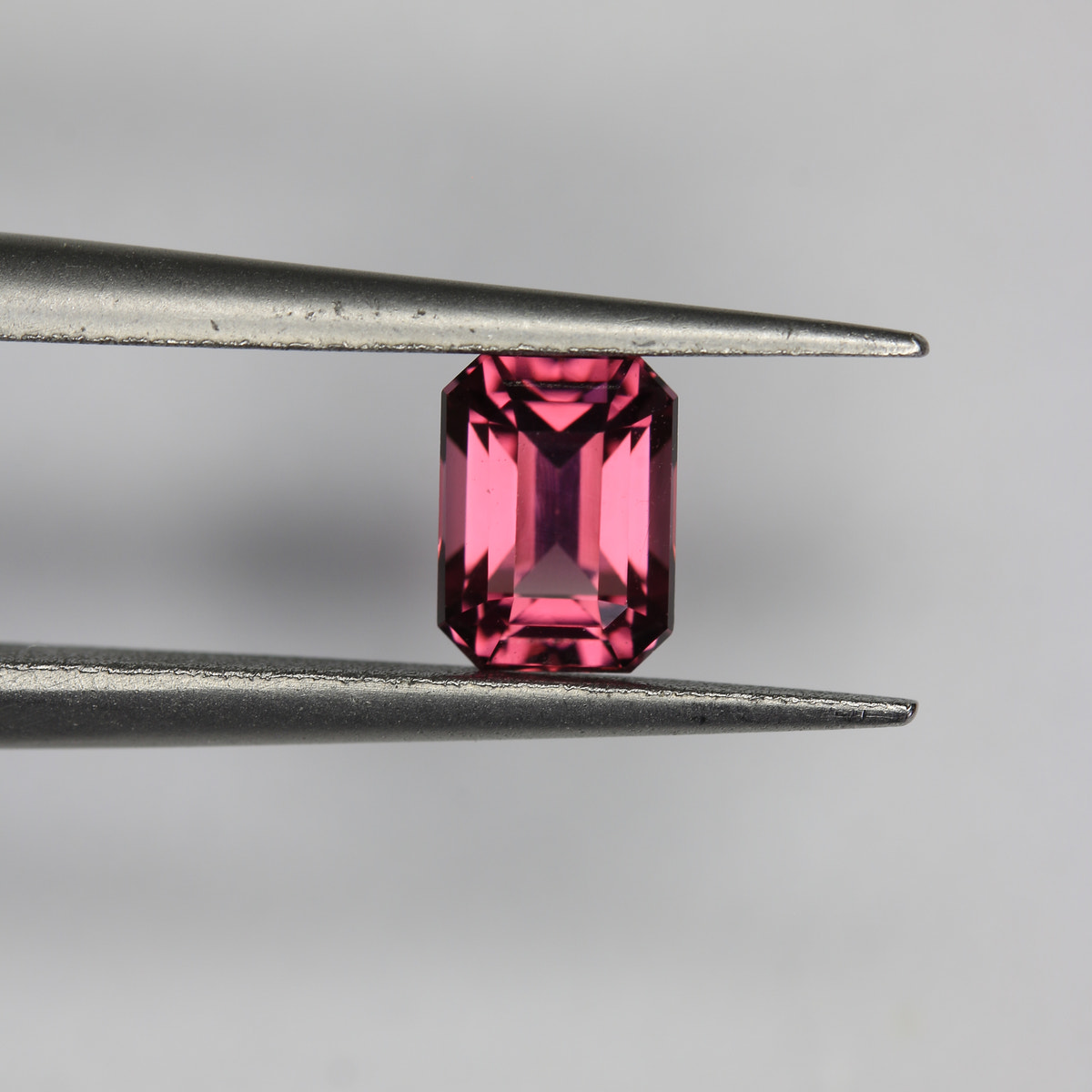 0.97ct Garnet - alternate view 2