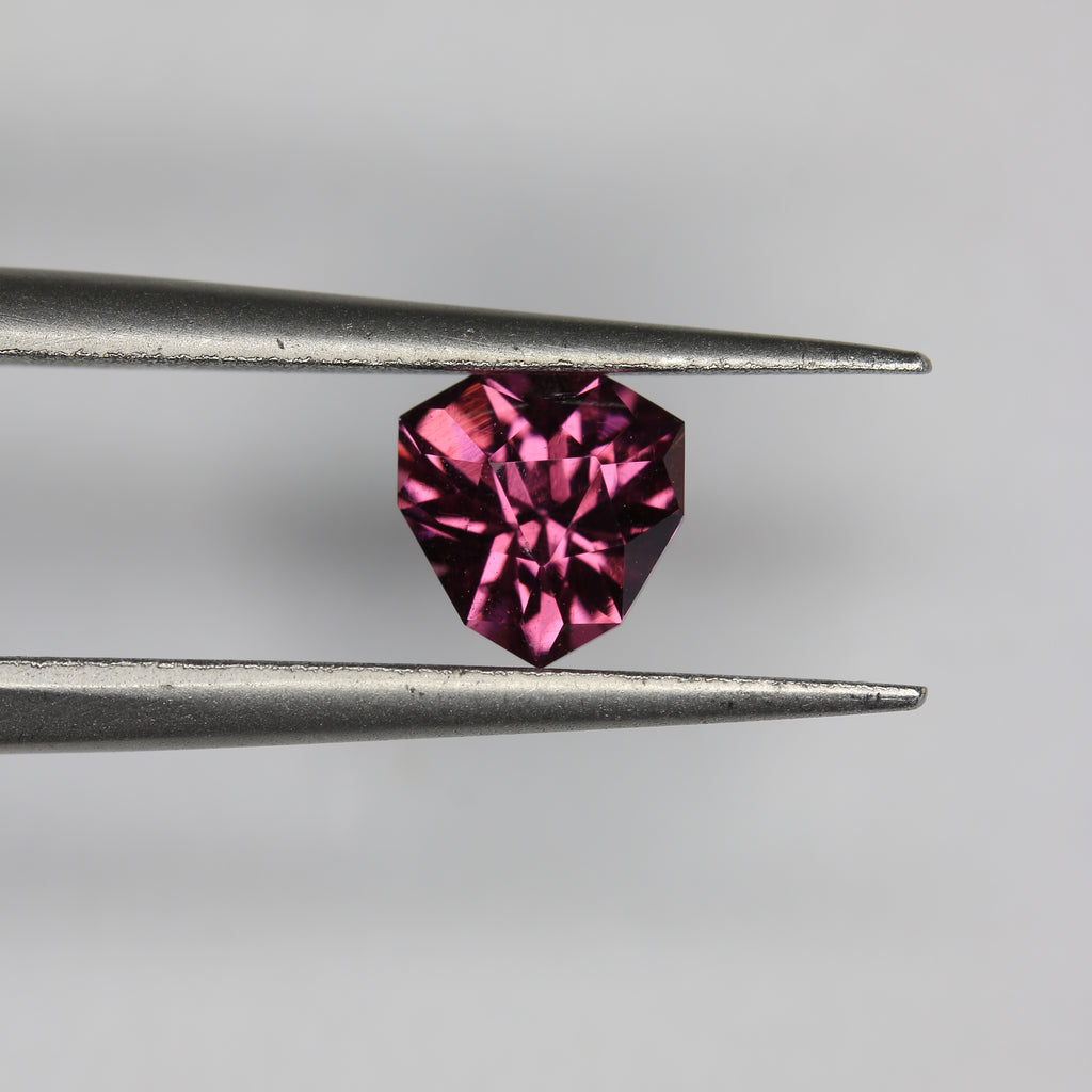 0.9ct Garnet - alternate view 2