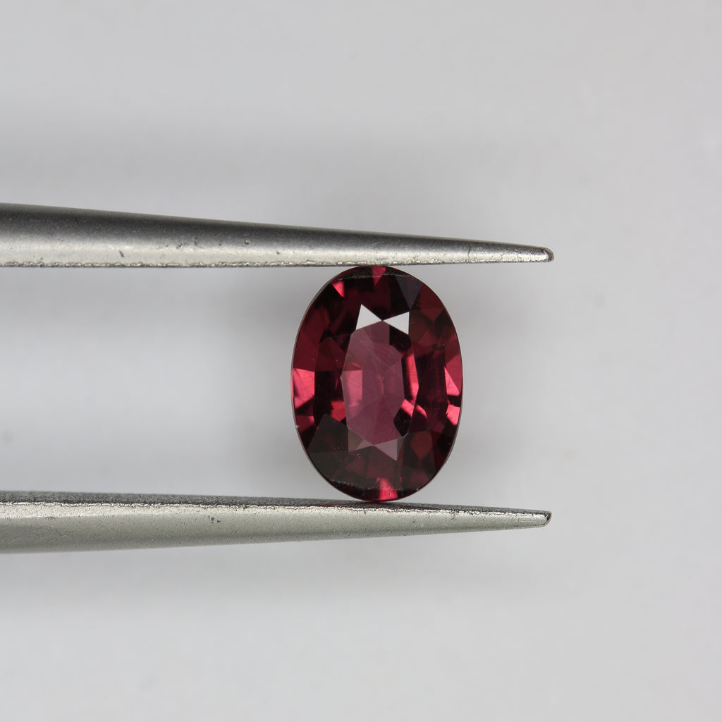 0.9ct Garnet - alternate view 2