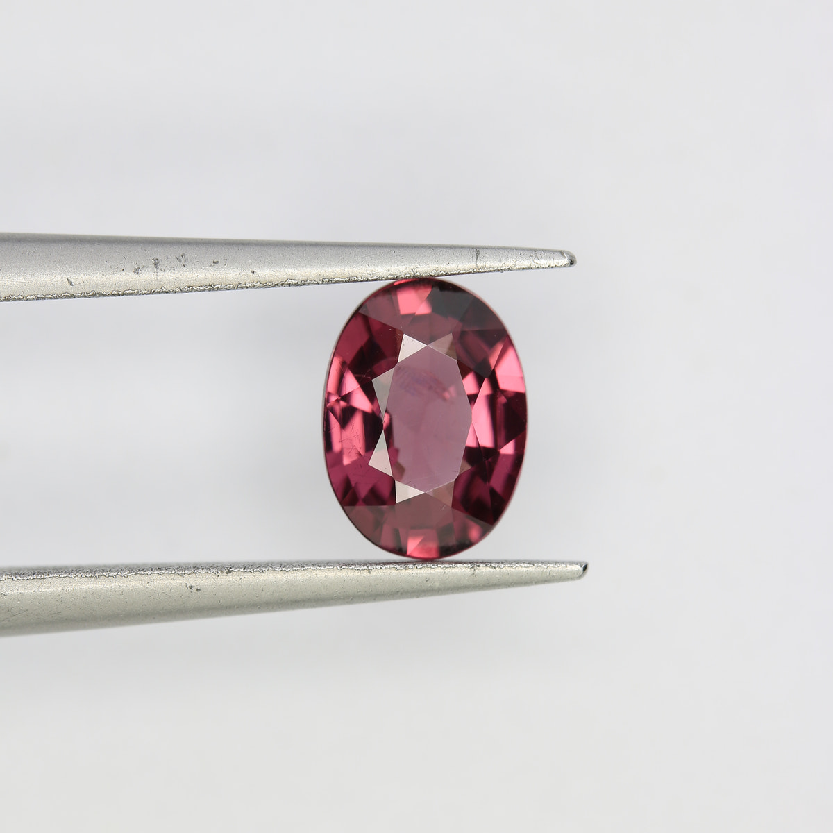 0.9ct Garnet - alternate view 2