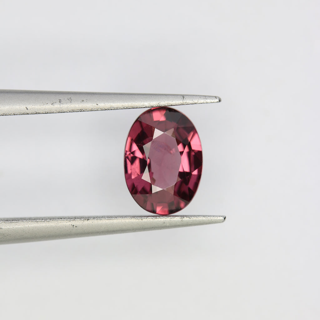 0.9ct Garnet - alternate view 2