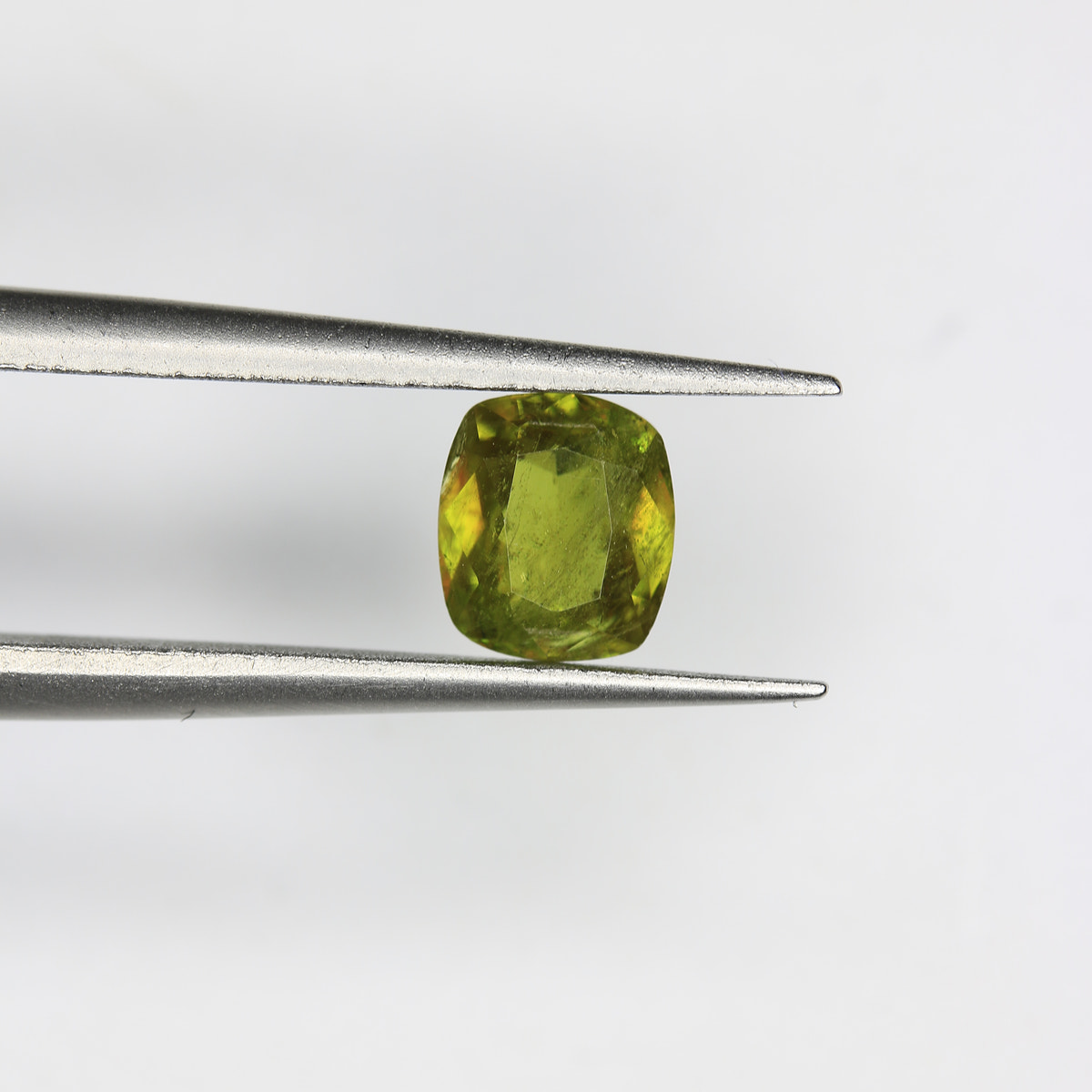 0.9ct Sphene
