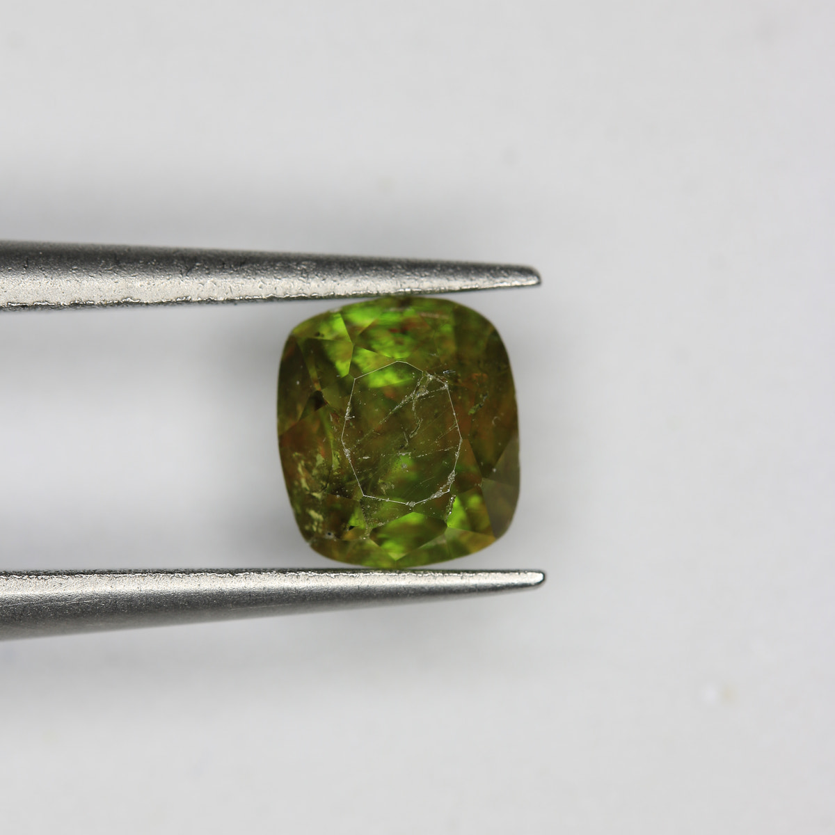 0.9ct Sphene
