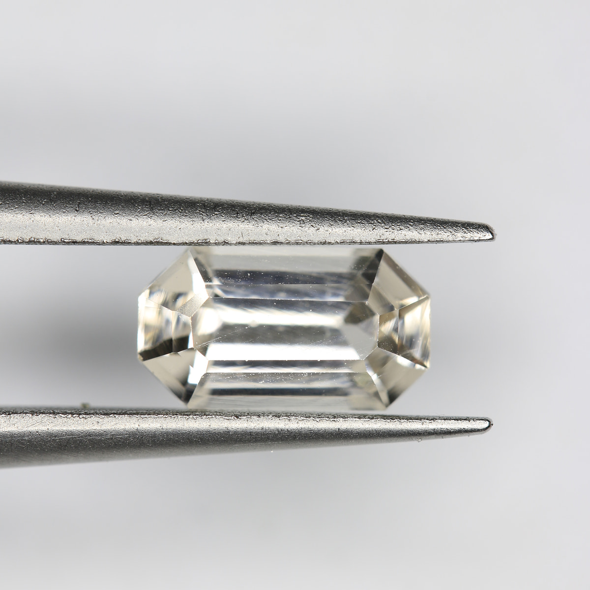 0.9ct Topaz - alternate view 2