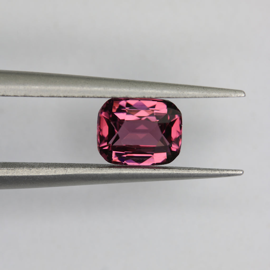 1.02ct Garnet Rhodolite - alternate view 2