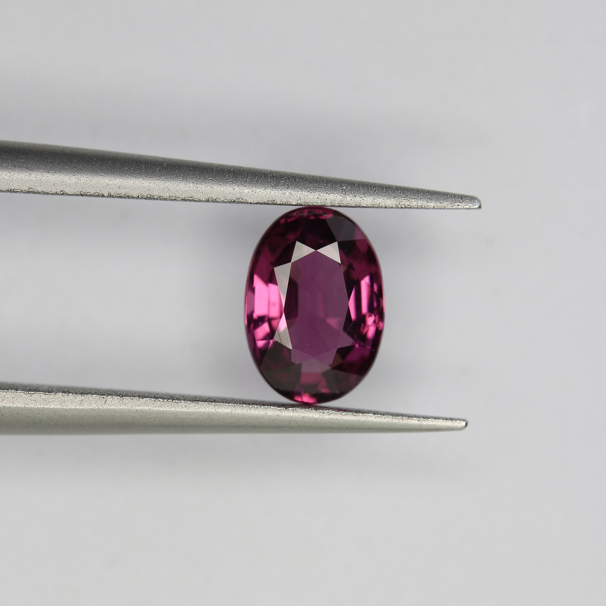 1.05ct Garnet - alternate view 2