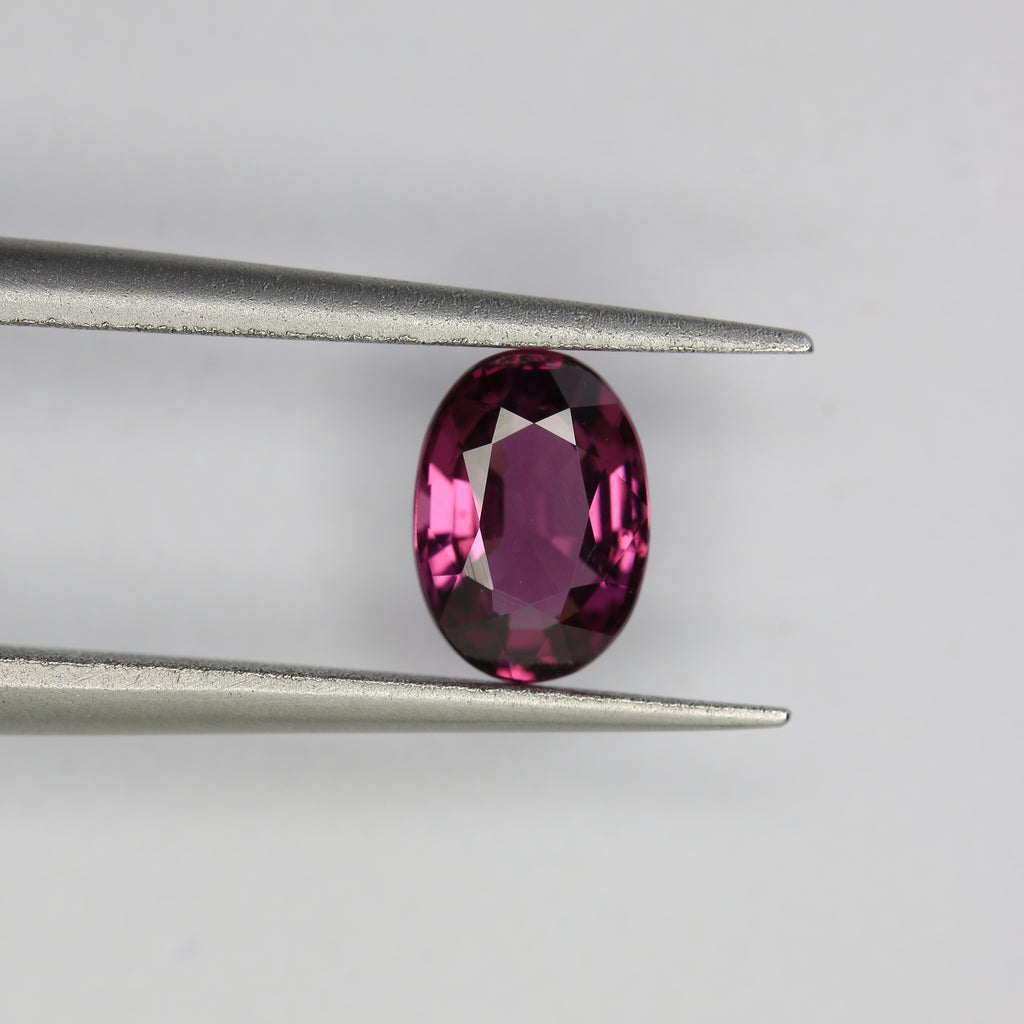 1.05ct Garnet - alternate view 2