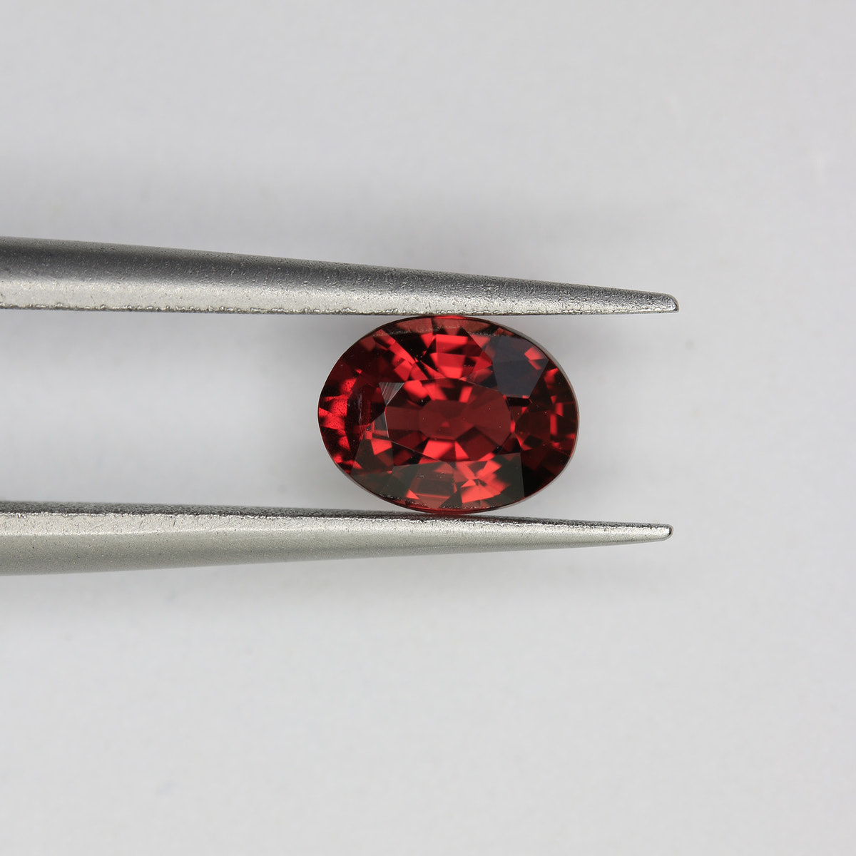 1.05ct Garnet - alternate view 2