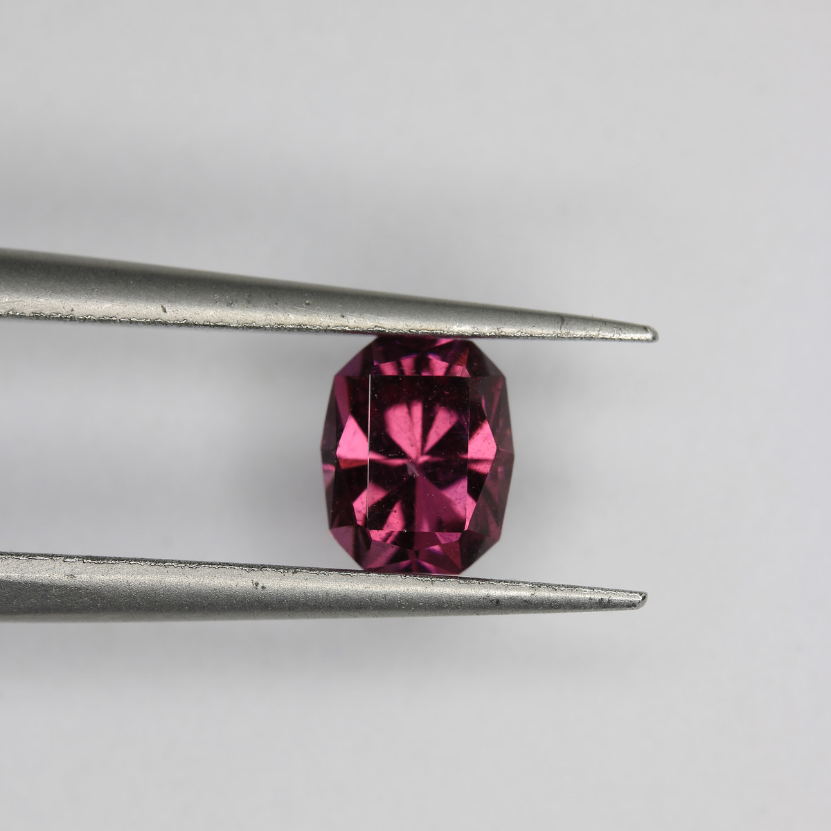 1.05ct Garnet Pink