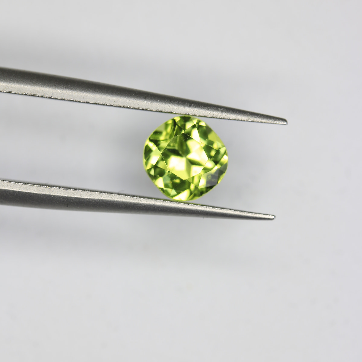 1.06ct Peridot - alternate view 2