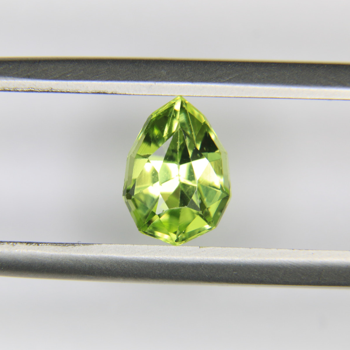 1.07ct Peridot - alternate view 2