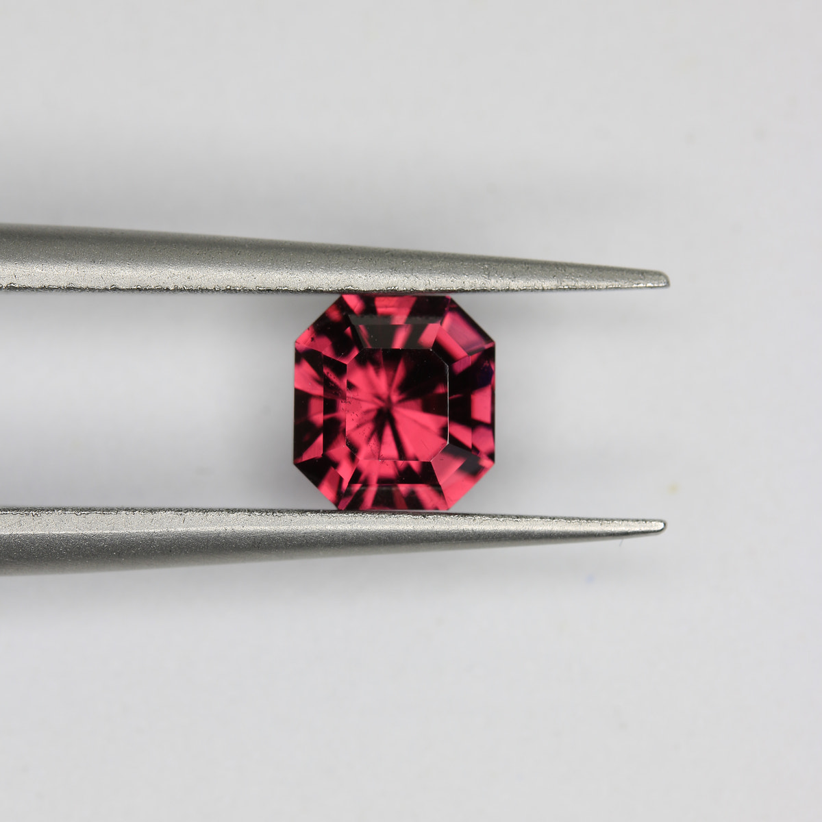 1.09ct Garnet