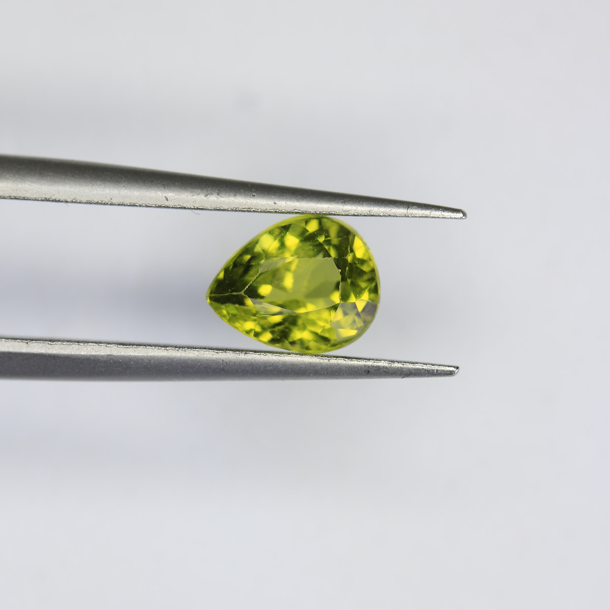 1.125ct Peridot - alternate view 2