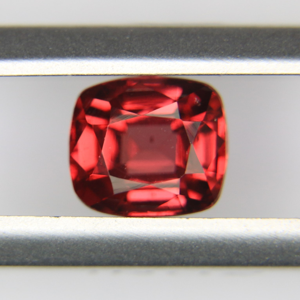 1.12ct Garnet Malaya - alternate view 3
