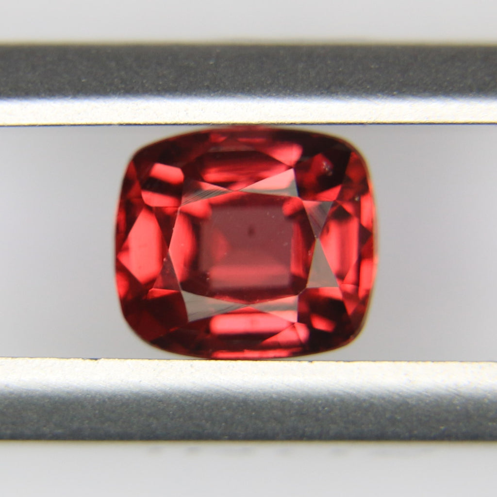 1.12ct Garnet Malaya - alternate view 3