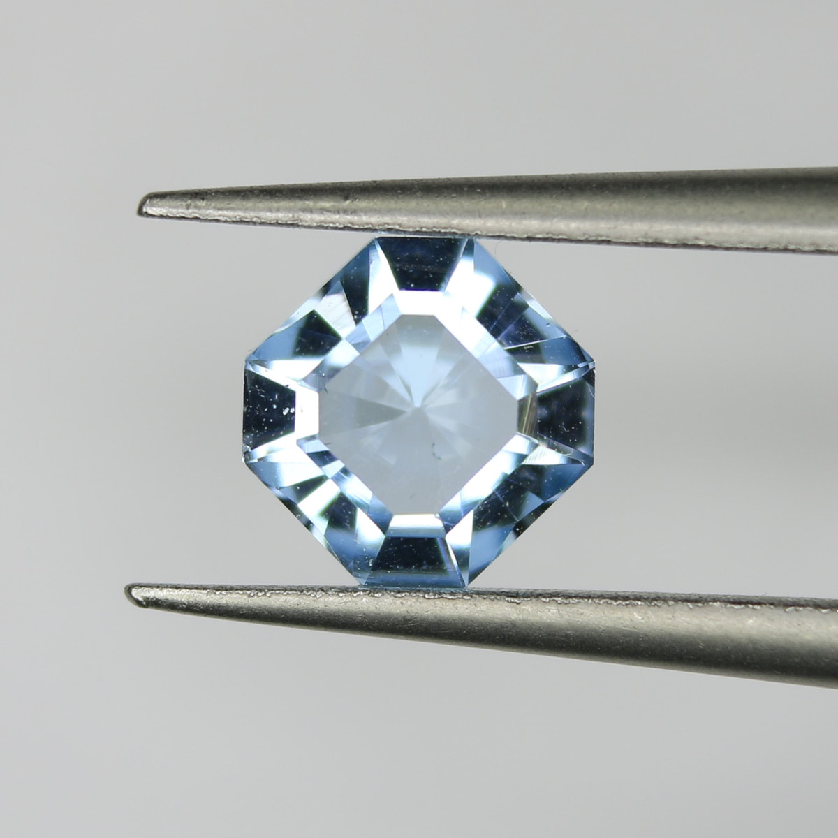 1.13ct Topaz Sky blue - alternate view 2