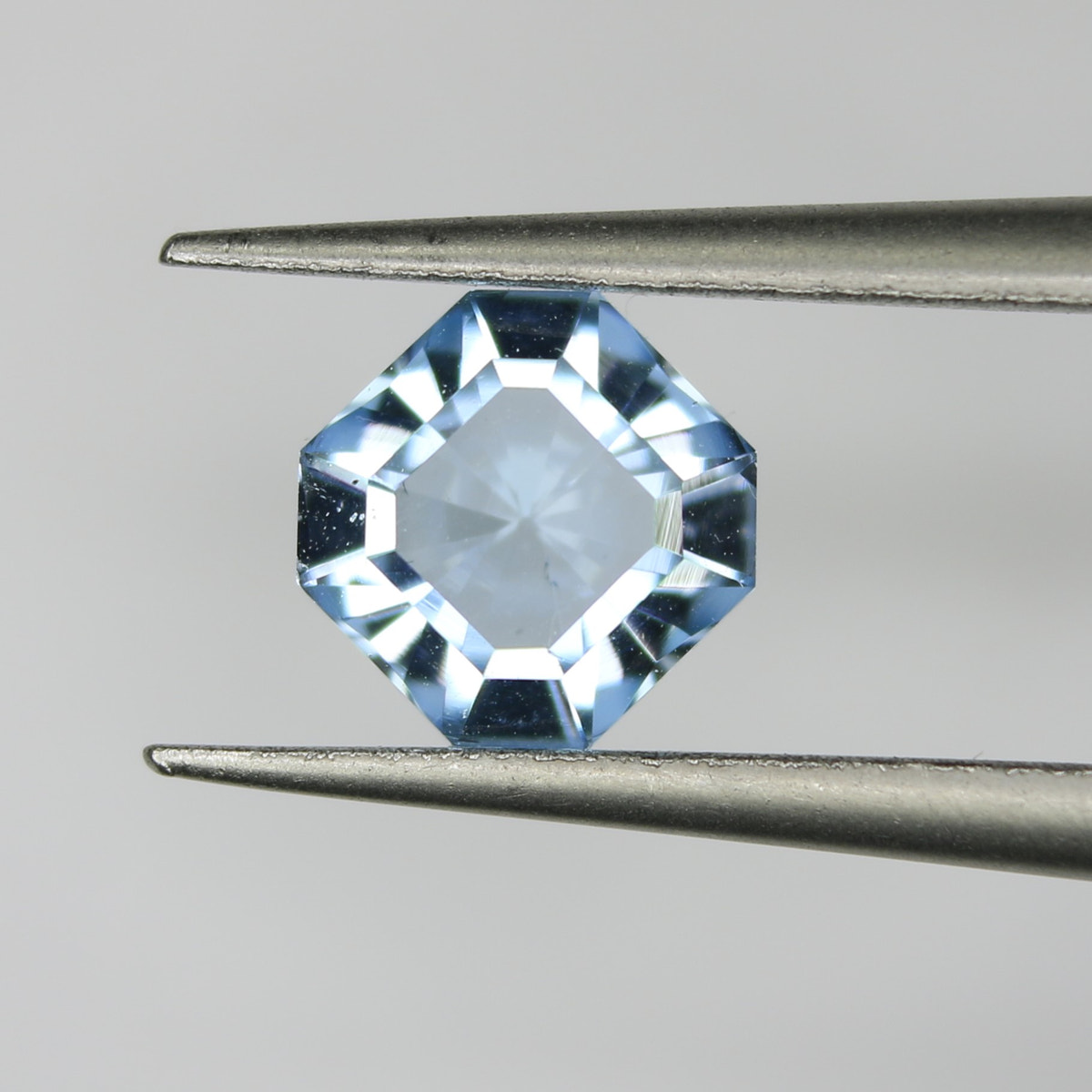 1.13ct Topaz Sky blue - alternate view 3
