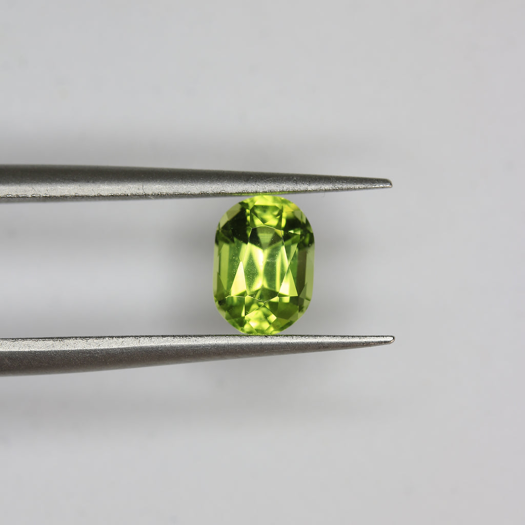 1.15ct Peridot - alternate view 2
