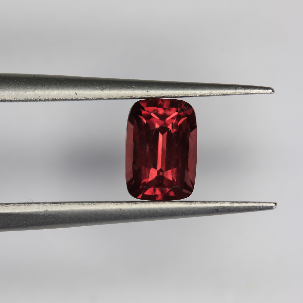 1.1ct Garnet - alternate view 2