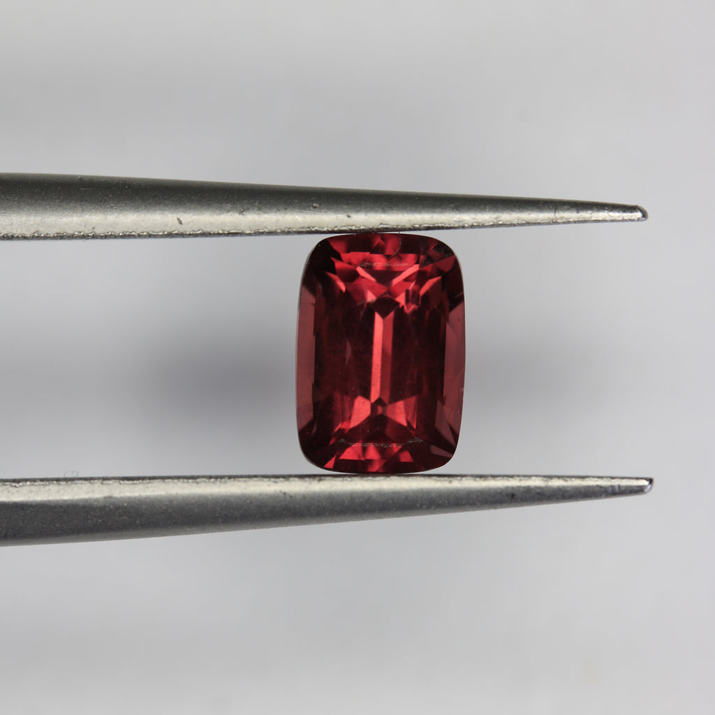 1.1ct Garnet - alternate view 2