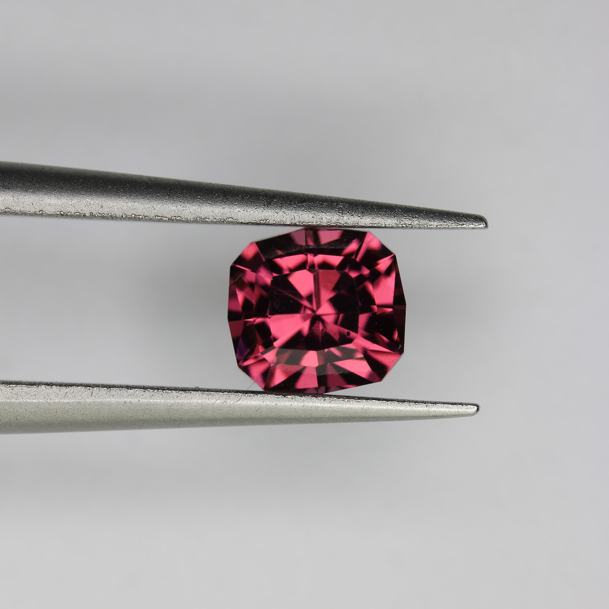 1.1ct Garnet - alternate view 2