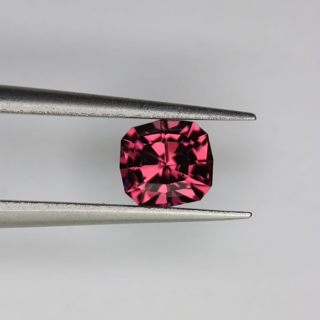 1.1ct Garnet - alternate view 2
