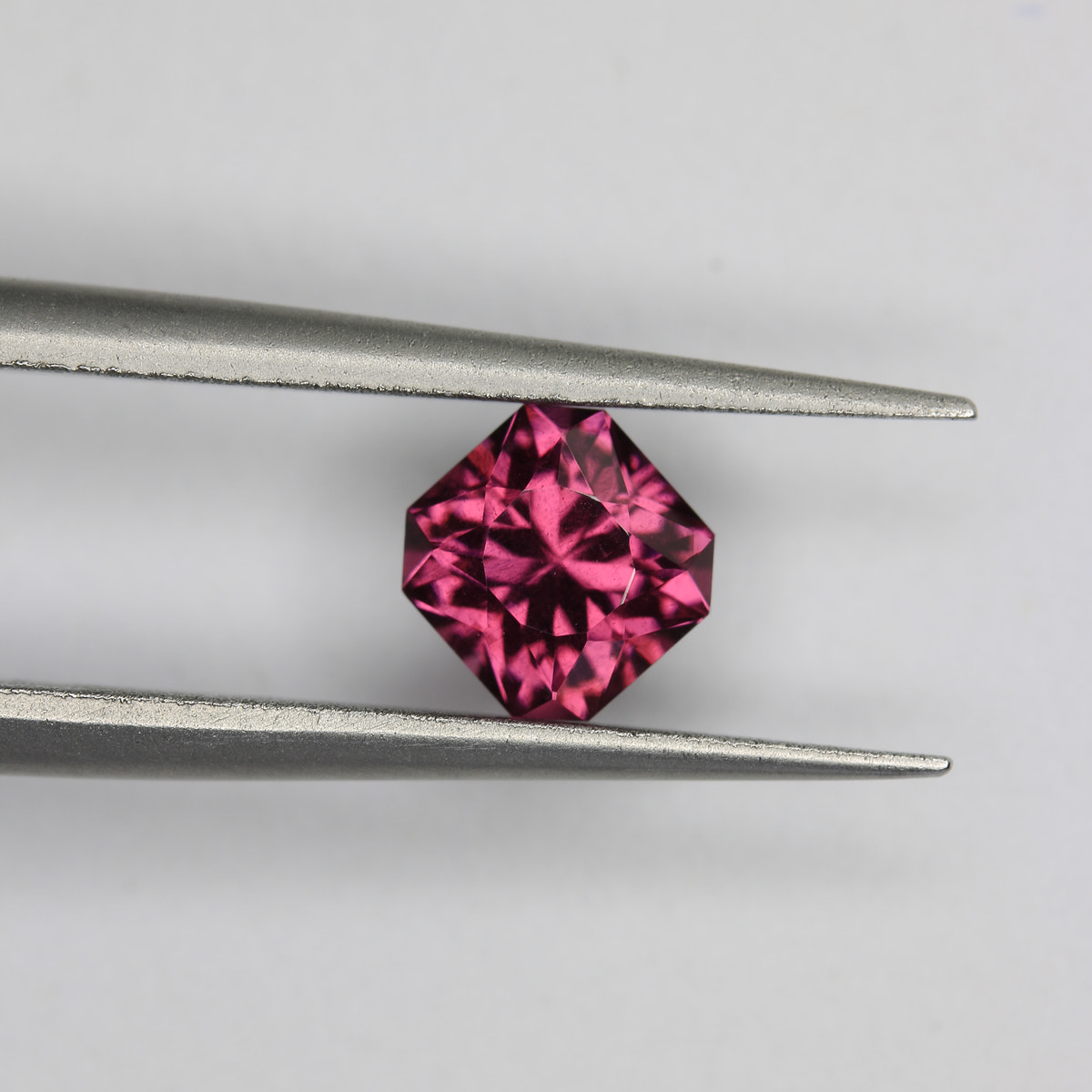 1.21ct Garnet Pink - alternate view 2