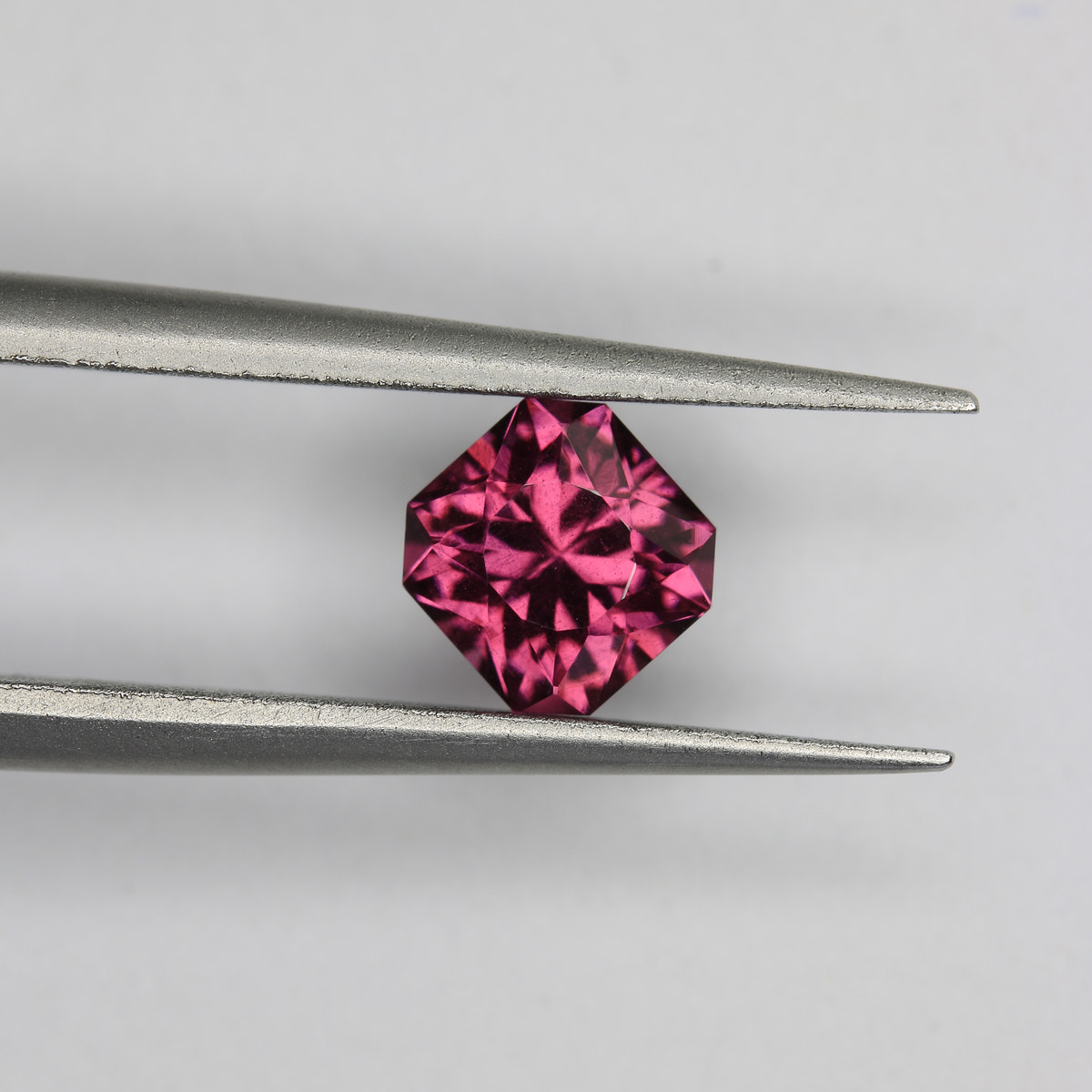 1.21ct Garnet Pink