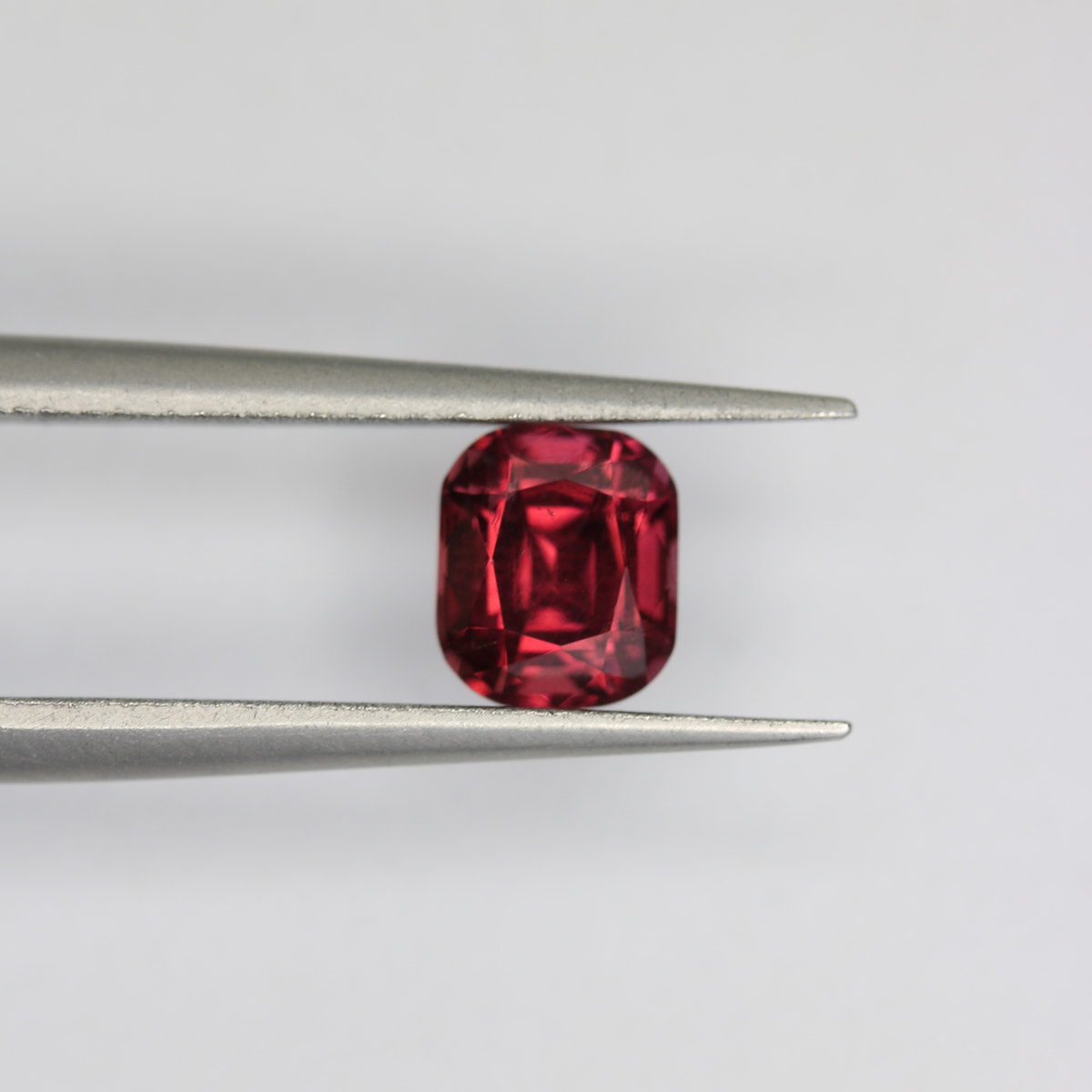 1.23ct Garnet - alternate view 2